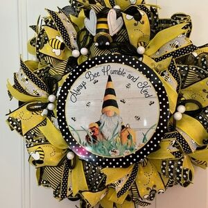 Bee-Themed Yellow & Black Decorative Wreath